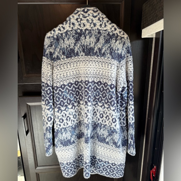 NWOT Liverpool Women's Blue and White Patterned Sweater medium has stretch - Picture 2 of 9
